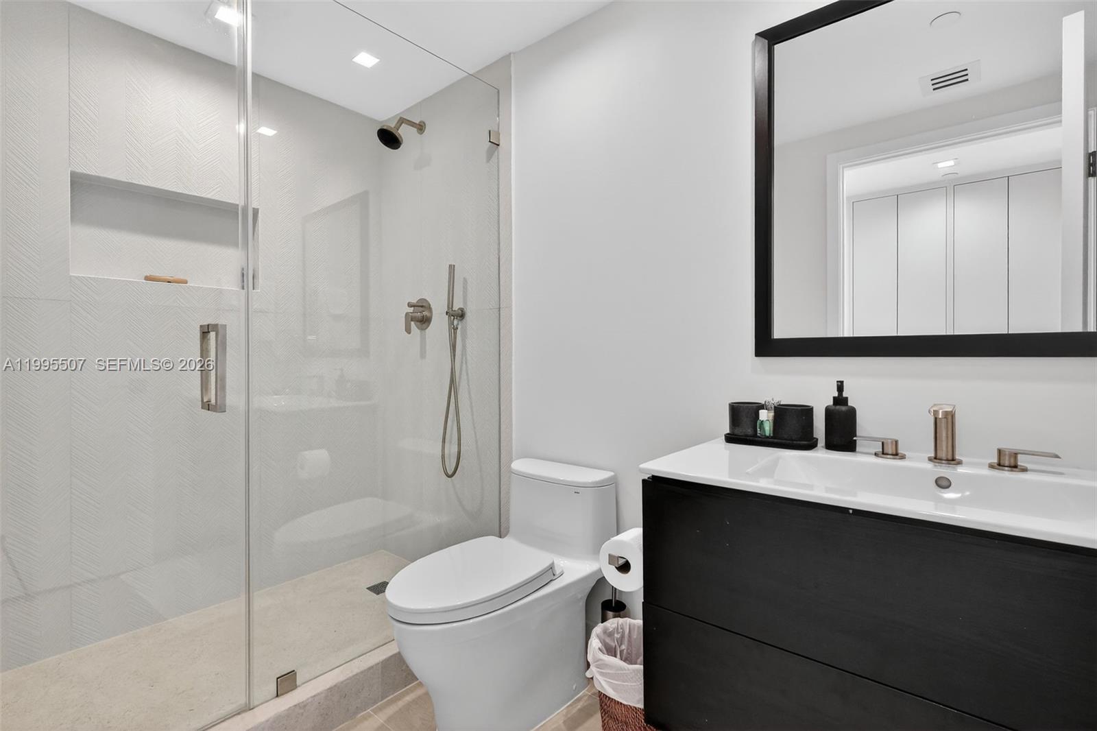 BELLAMARE @ WILLIAMS ISLA - Residential