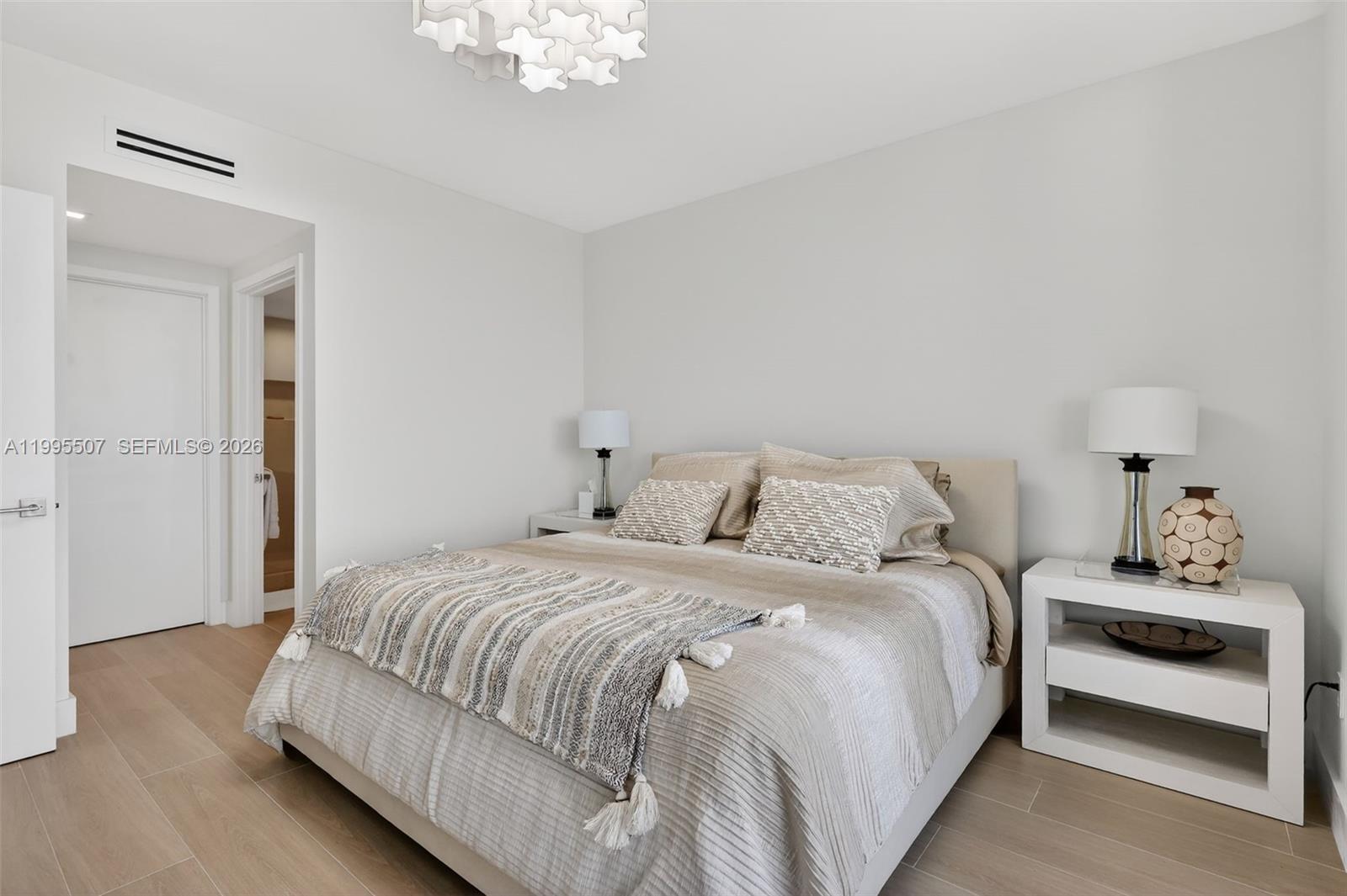 BELLAMARE @ WILLIAMS ISLA - Residential