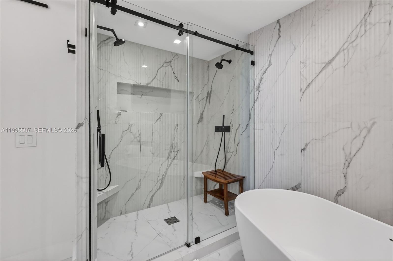 BELLAMARE @ WILLIAMS ISLA - Residential