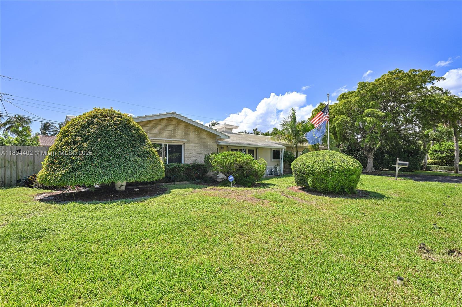 View photos, virtual tours, details... 2750 SE 3rd St