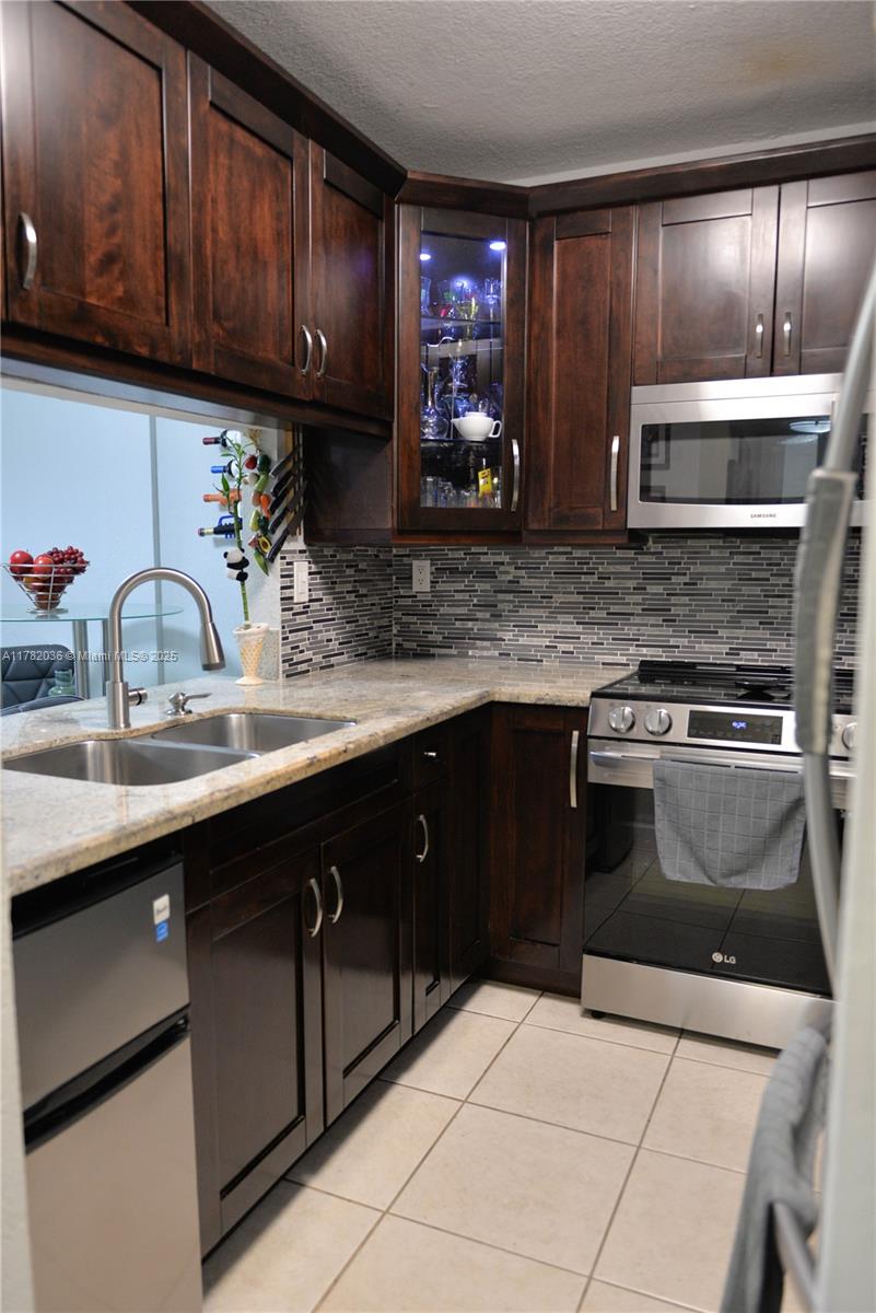 10900 Sw 104th St 314, Miami, Broward County, Florida - 1 Bedrooms  
1 Bathrooms - 