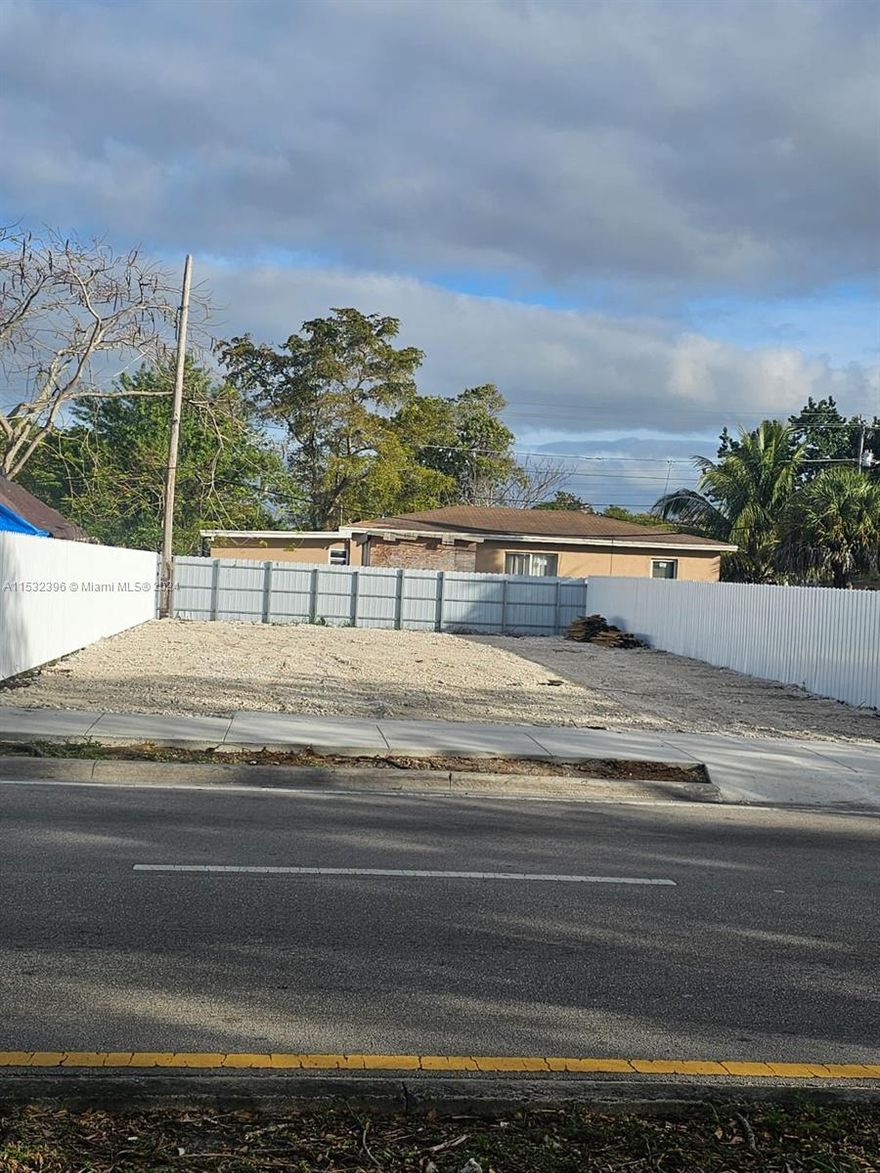 Prime Opportunity in Liberty City! Vacant land in Liberty City. Area is under heavy redevelopment and is located within one of the city's "Opportunity Zones". Recent improvements include the installation of a brand-new fence, upgraded gravel surfacing, and a freshly laid sidewalk complete with a curb ramp. Additionally, utility plans are nearing finalization! Calling all visionary developers—this opportunity holds immense promise for substantial future returns. Waste no time—venture directly to the property and see firsthand to submit your offer!