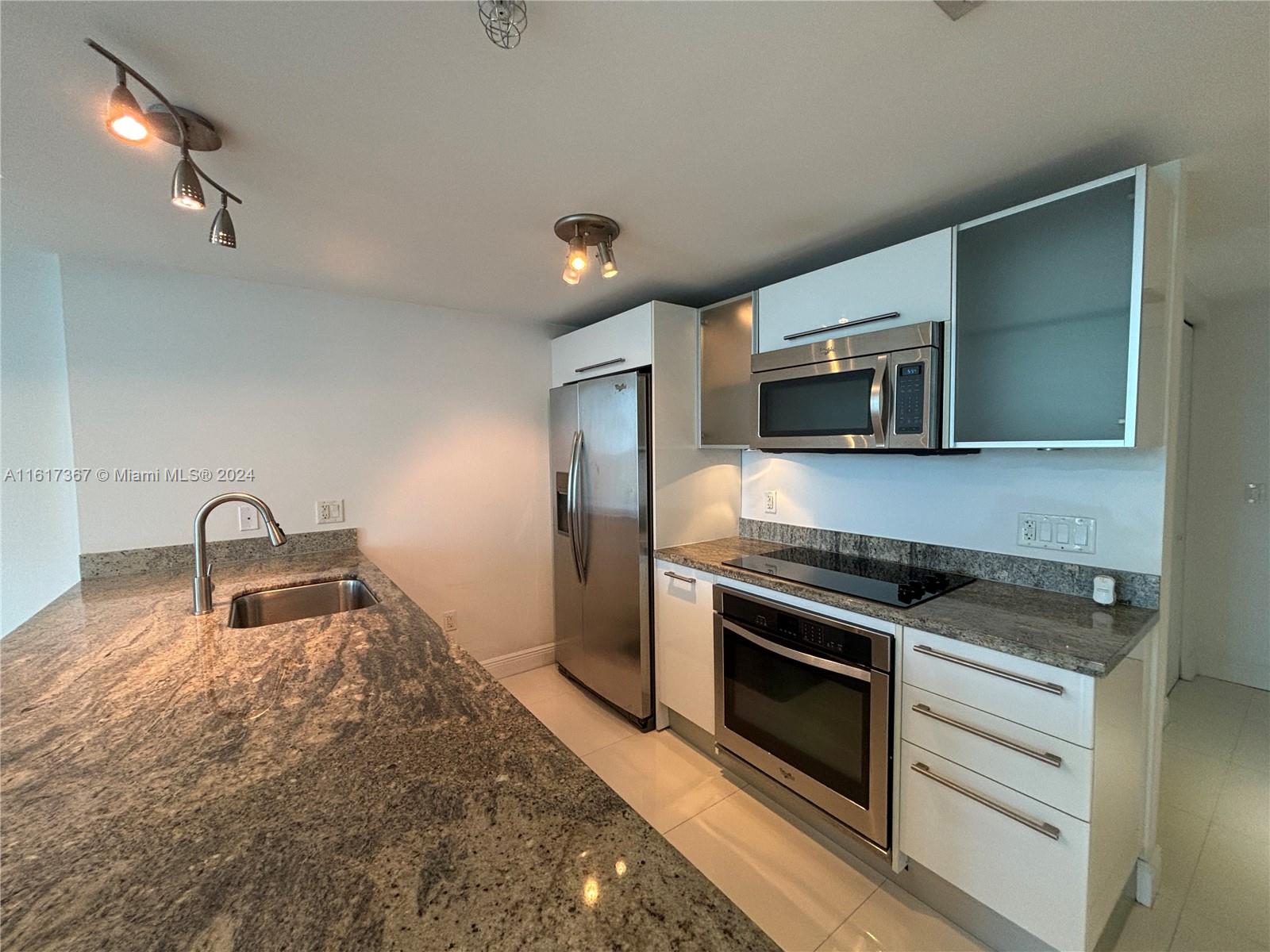 Beautiful riverfront 1-bedroom, 1.5 bathroom plus den. This spacious residence offers ample closet space and a well-thought-out layout. Located just steps from the best restaurants and shops, it also provides easy access to major transportation.Please note, the owner does not allow pets. The unit comes with valet parking for your convenience. Cable, internet, and water are included in the rent. The property is very easy to show and is expected to go fast. The pool is currently closed for renovation, with no known reopening date. Extra parking is available at $200 plus tax for an assigned spot and $185 plus tax for valet. The application fee is $150 per single adult over 18.