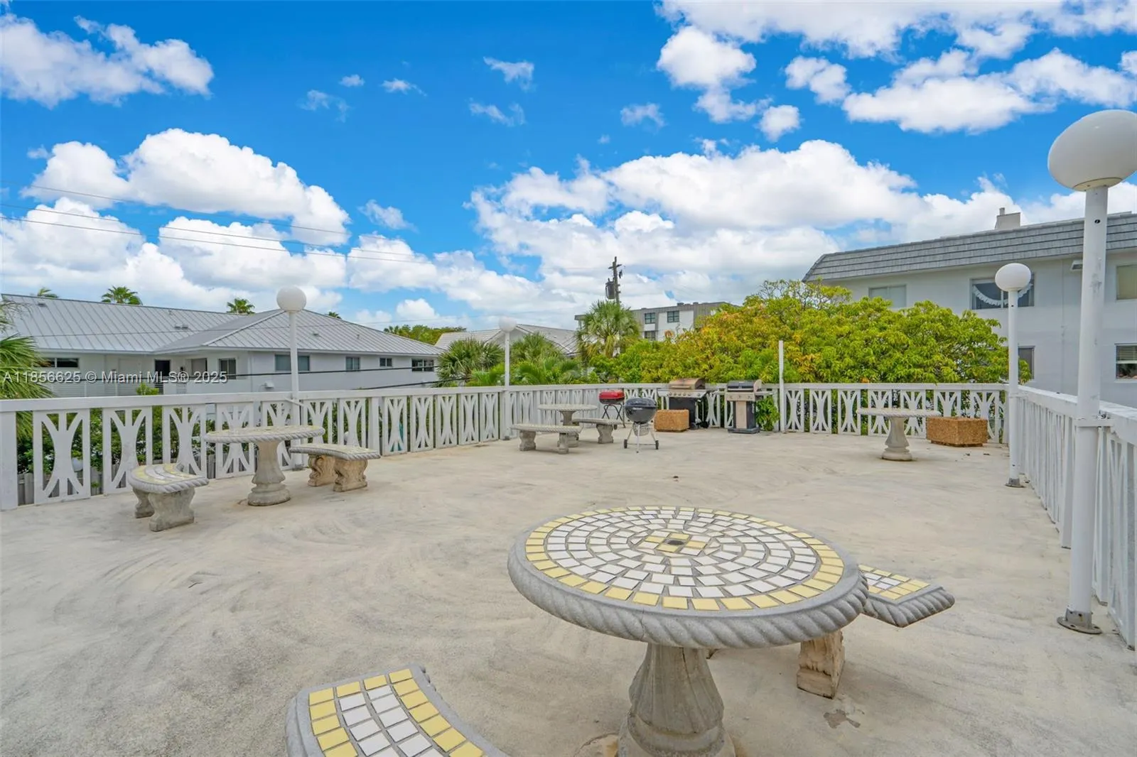 Key Biscayne, Florida 33149, United States, 1 Bedroom Bedrooms, ,2 BathroomsBathrooms,Residential,Active,190085