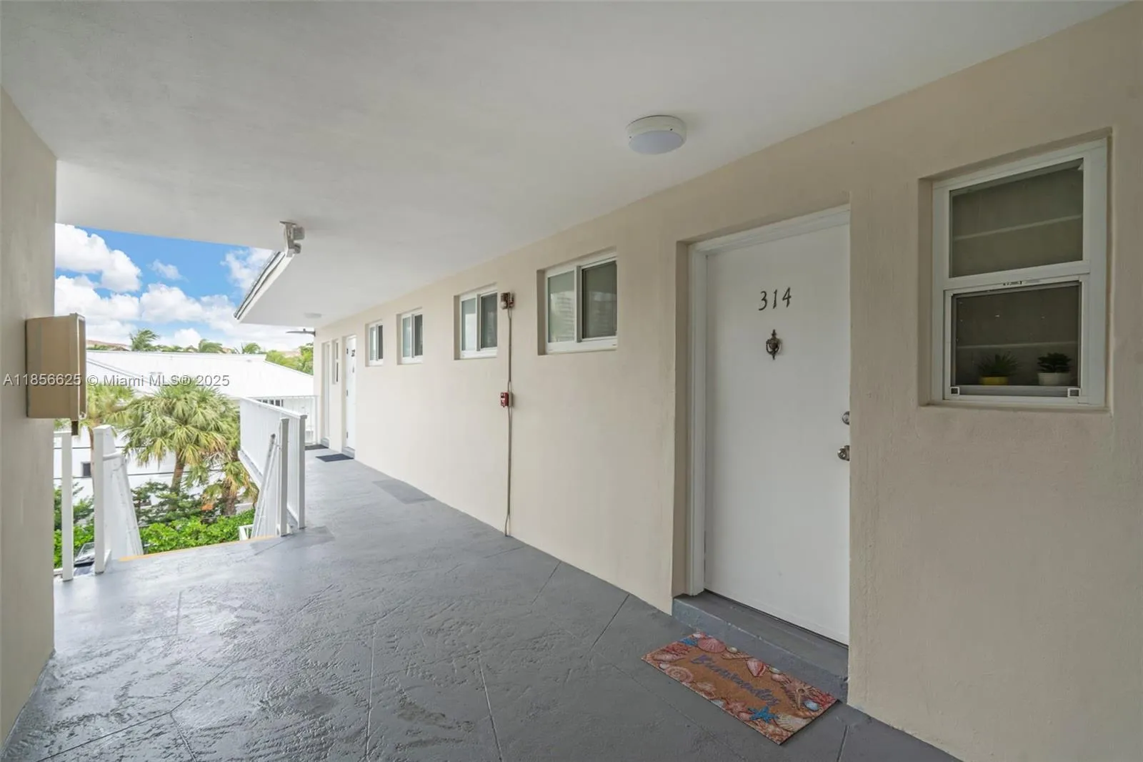 Key Biscayne, Florida 33149, United States, 1 Bedroom Bedrooms, ,2 BathroomsBathrooms,Residential,Active,190085