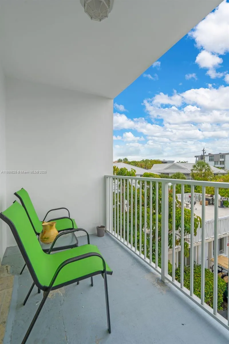 Key Biscayne, Florida 33149, United States, 1 Bedroom Bedrooms, ,2 BathroomsBathrooms,Residential,Active,190085