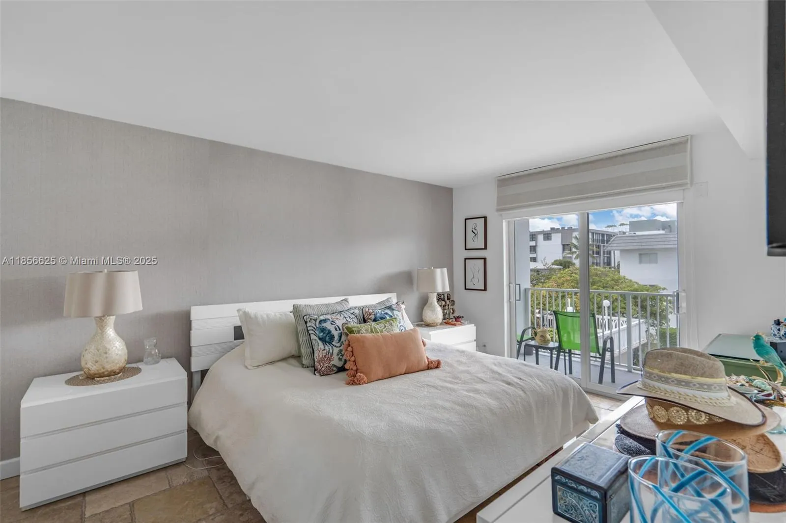 Key Biscayne, Florida 33149, United States, 1 Bedroom Bedrooms, ,2 BathroomsBathrooms,Residential,Active,190085