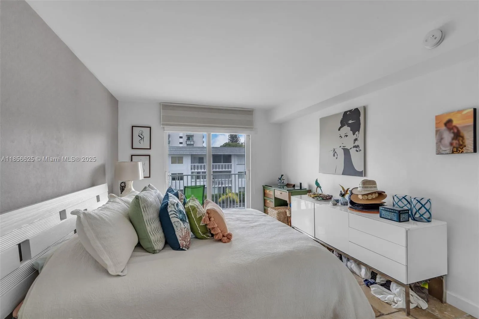 Key Biscayne, Florida 33149, United States, 1 Bedroom Bedrooms, ,2 BathroomsBathrooms,Residential,Active,190085