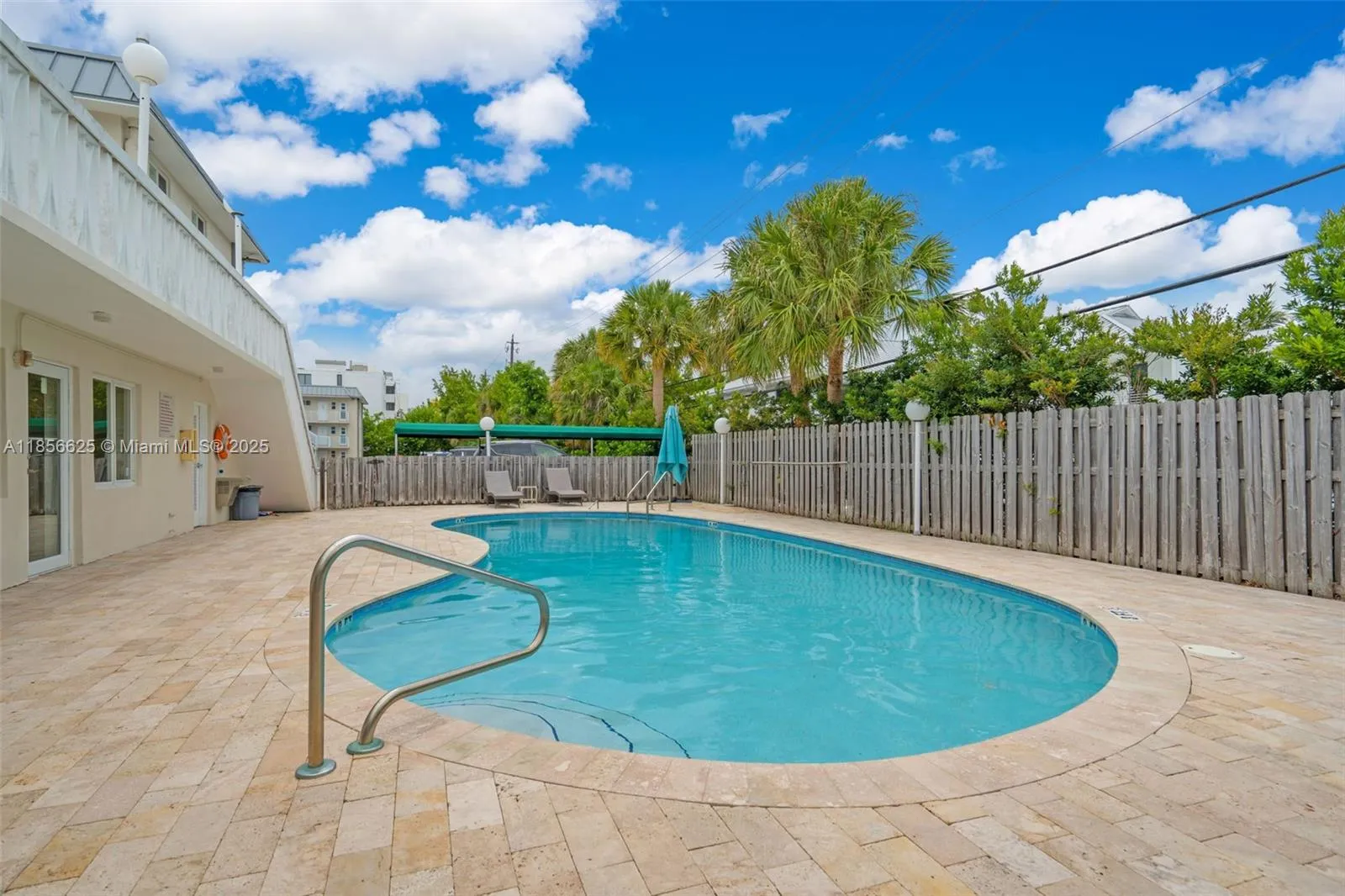 Key Biscayne, Florida 33149, United States, 1 Bedroom Bedrooms, ,2 BathroomsBathrooms,Residential,Active,190085