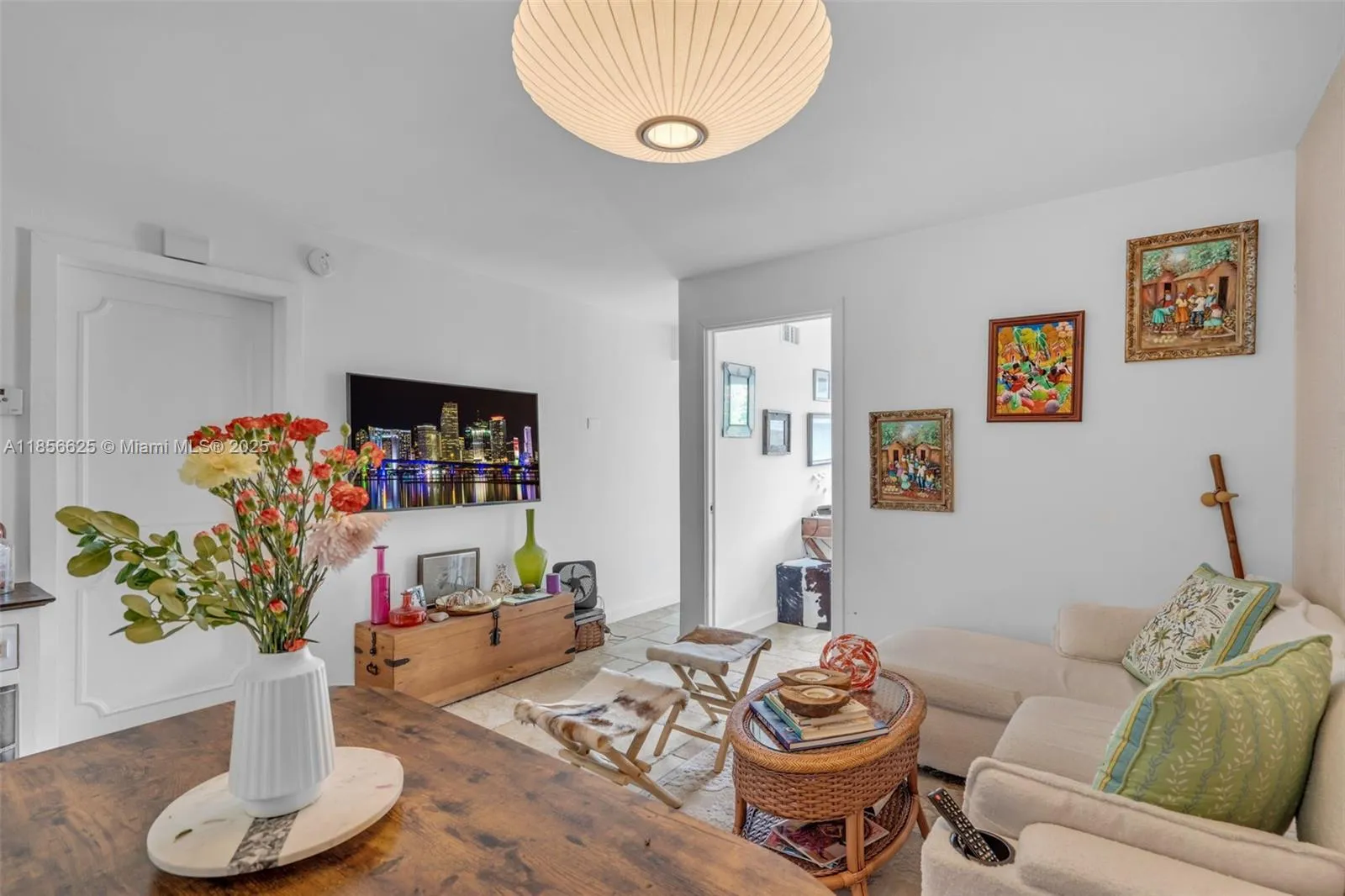 Key Biscayne, Florida 33149, United States, 1 Bedroom Bedrooms, ,2 BathroomsBathrooms,Residential,Active,190085