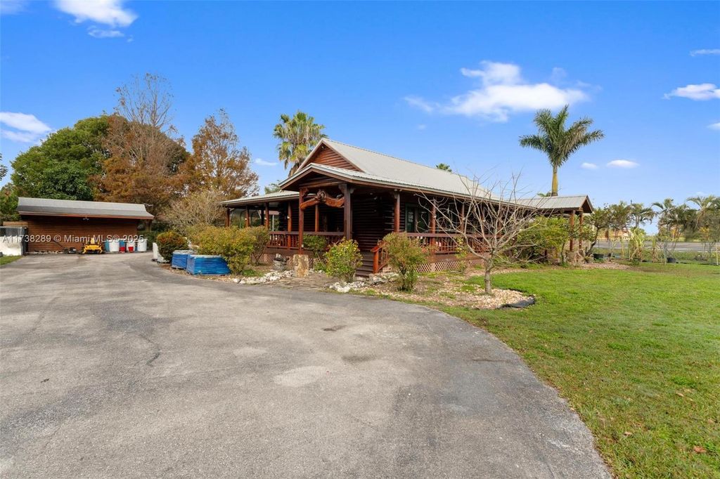 Photo of 850 Old Us Highway 27, South Bay, FL 33493 (MLS # A11738289)