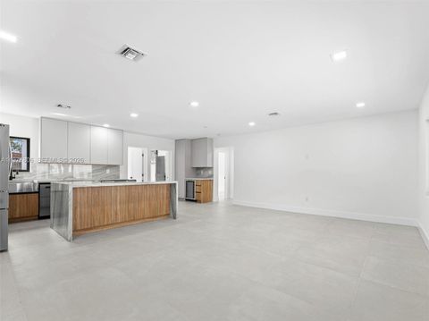 Tiny photo for 610 NE 164th Ter, North Miami Beach, FL 33162 (MLS # A11977806)