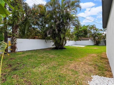 Tiny photo for 610 NE 164th Ter, North Miami Beach, FL 33162 (MLS # A11977806)