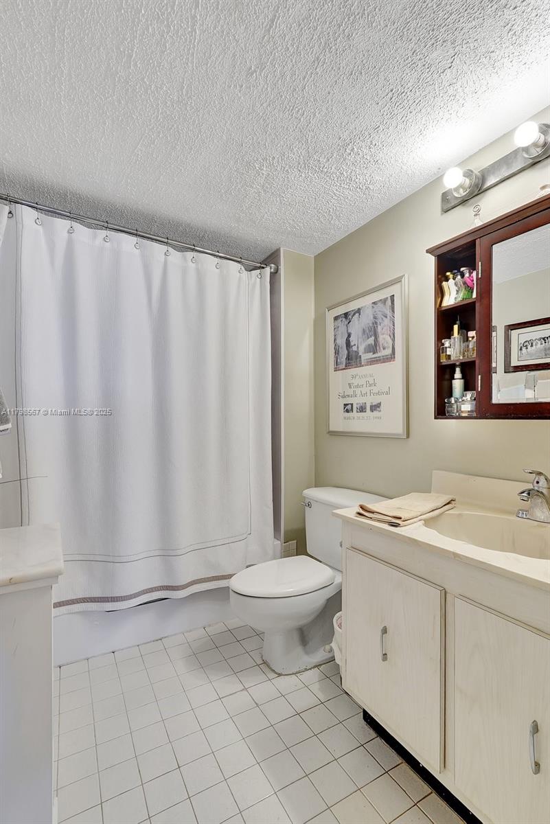 OLYMPUS CONDO PHASE - Residential