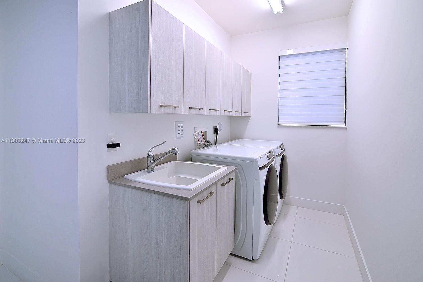 SHOTGUN EAST - Residential