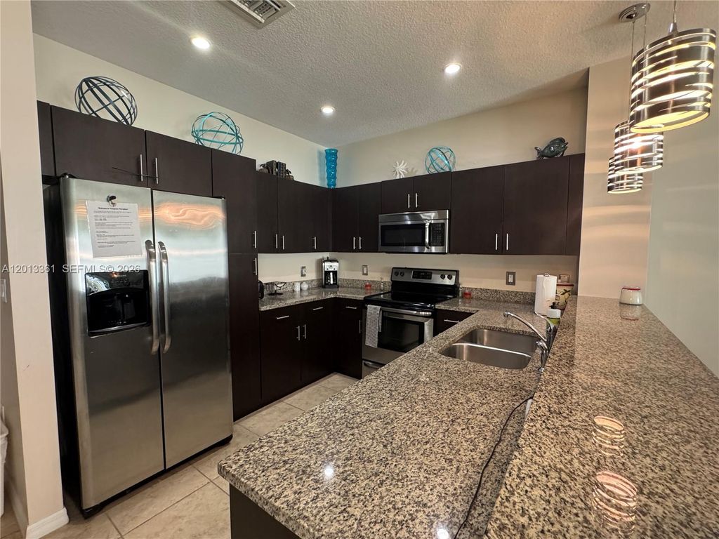 Photo of 2333 SE 5th St #2333, Pompano Beach, FL 33062 (MLS # A12013361)