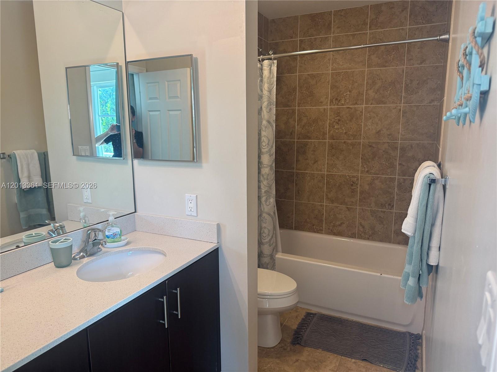 SANTA BARBARA ESTATES - Residential Lease