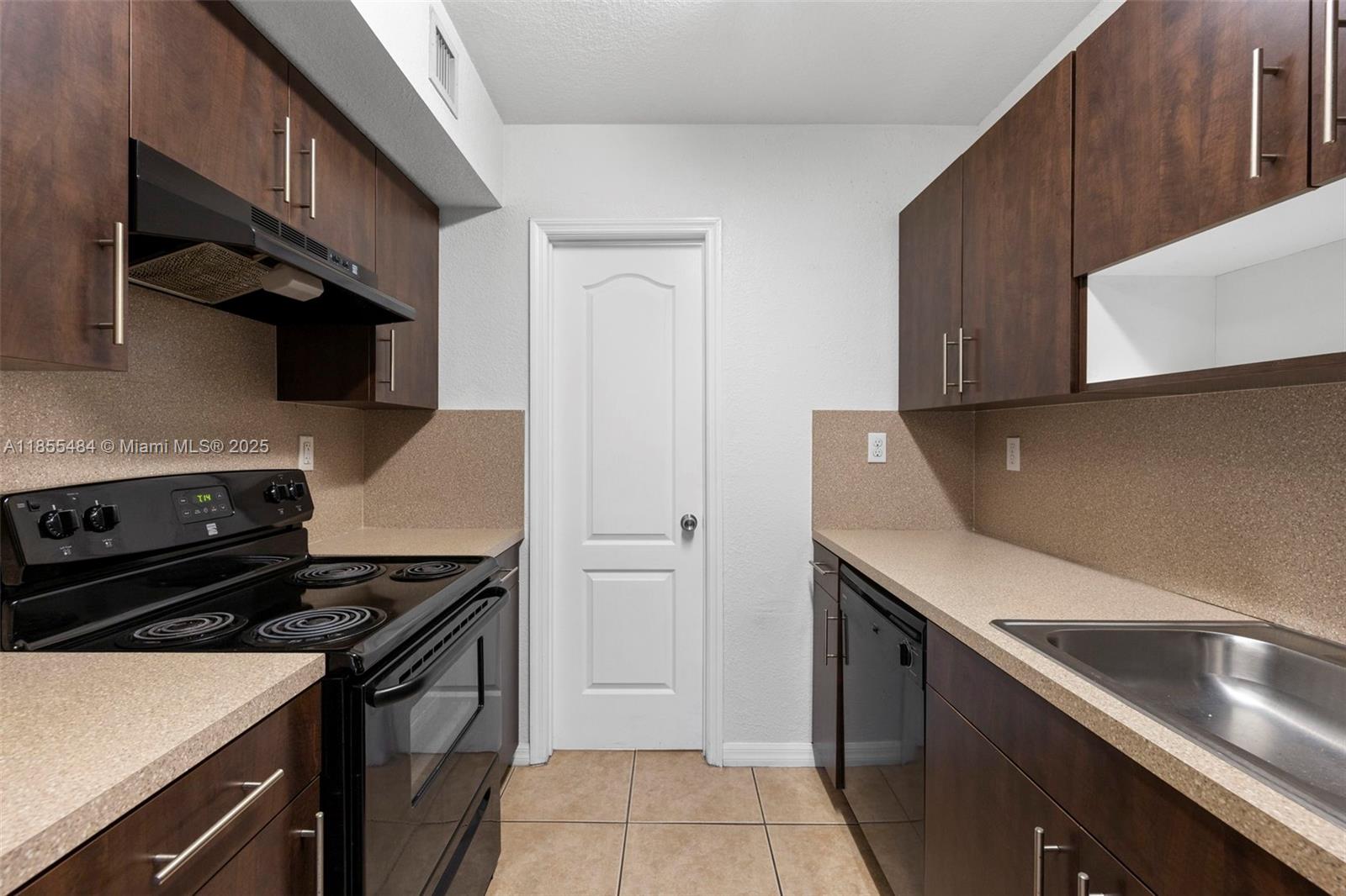 1 bedroom, 1 bathroom located in the heart of Miami Springs. Building offers parking and washer/dryer facility. Close to downtown Miami Springs! Minutes away from major highways and Miami international Airport.