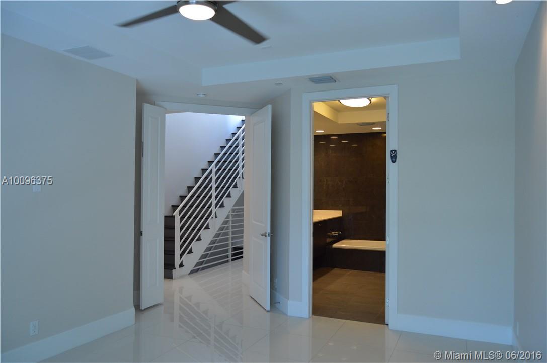 Everglade Land Sales Co F - Residential Lease