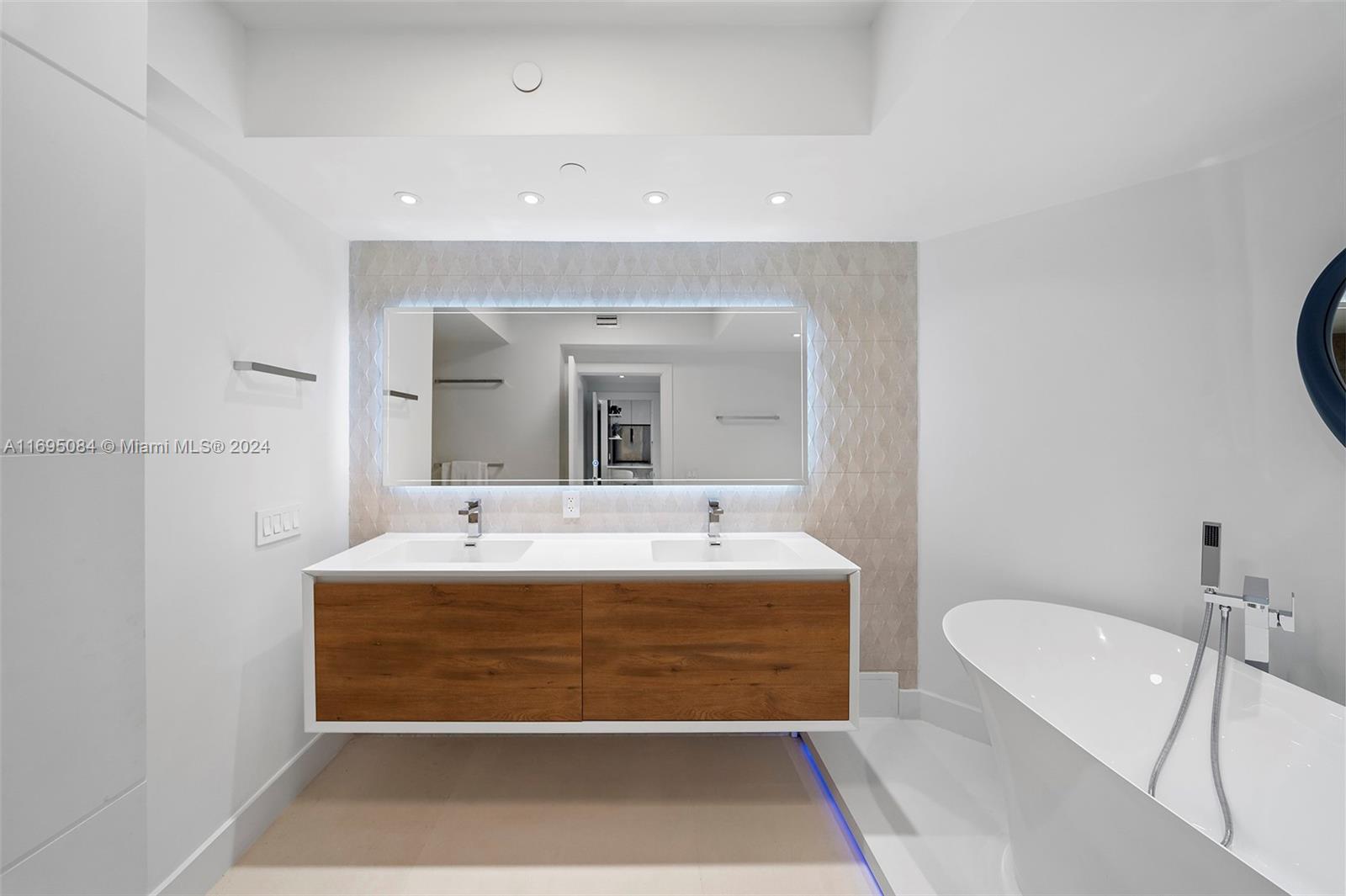 BLUE DIAMOND CONDO - Residential