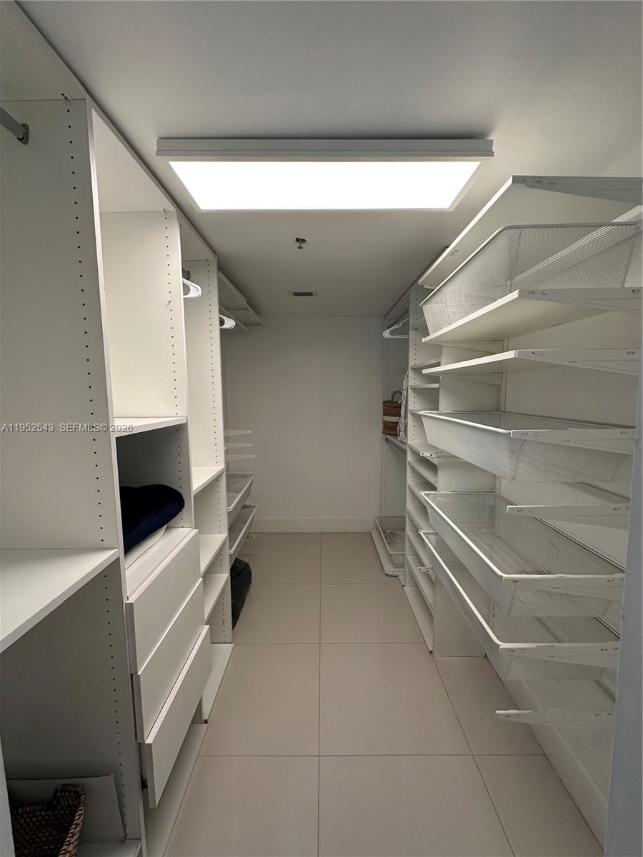 THE CLUB AT BRICKELL BAY - Residential