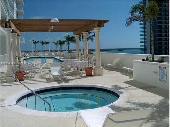 THE CLUB AT BRICKELL BAY - Residential