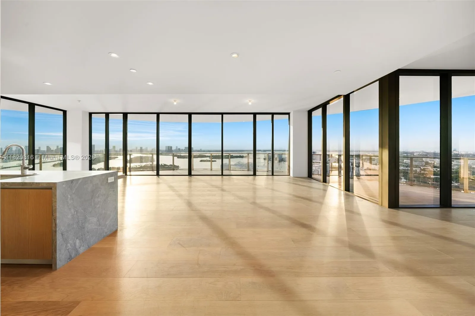 Miami Beach, Florida 33139, United States, 2 Bedrooms Bedrooms, ,3 BathroomsBathrooms,Residential,Active,150174