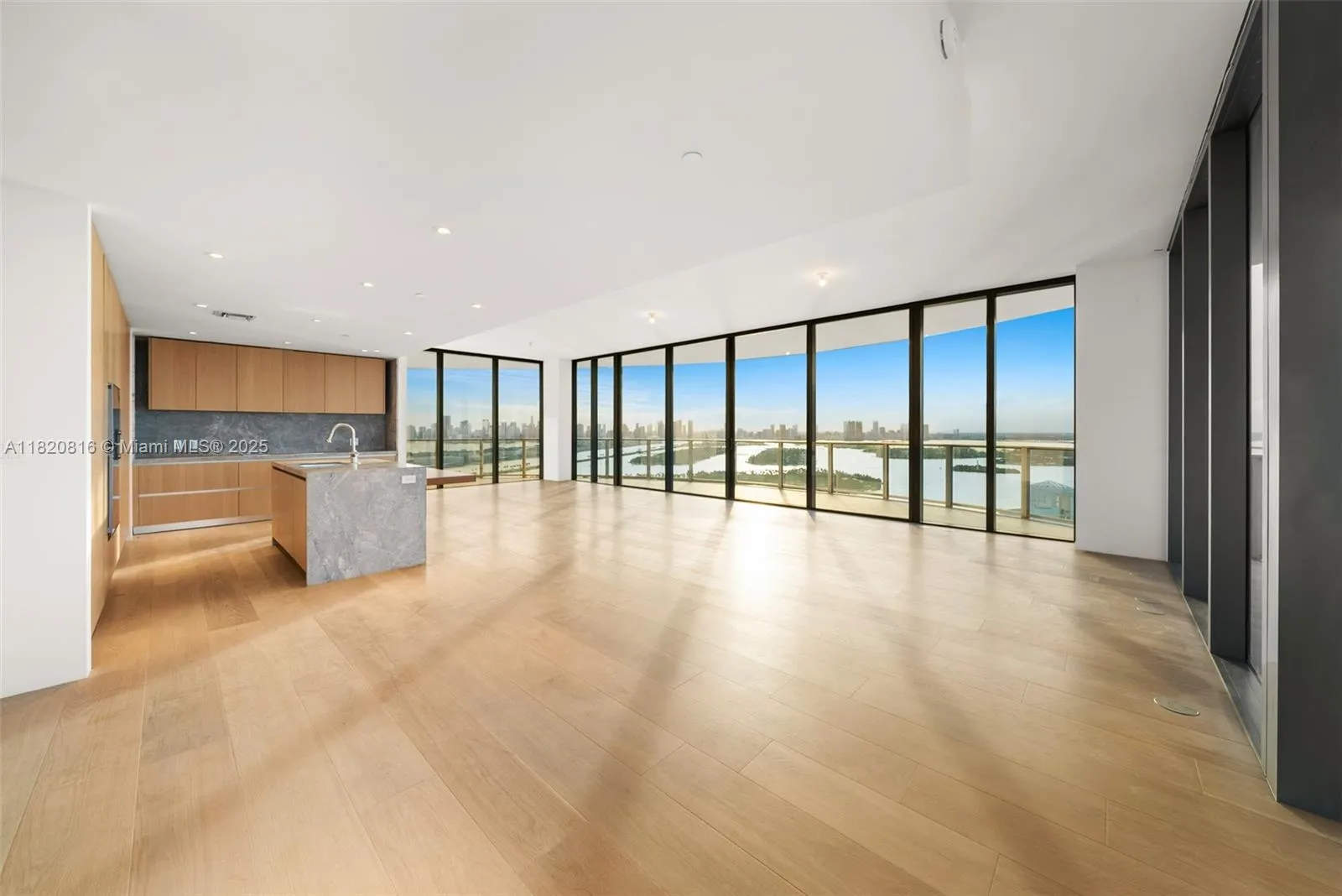 Miami Beach, Florida 33139, United States, 2 Bedrooms Bedrooms, ,3 BathroomsBathrooms,Residential,Active,150174