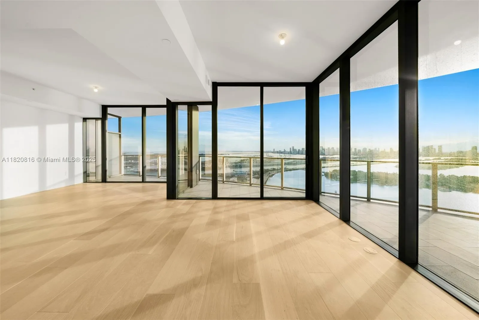 Miami Beach, Florida 33139, United States, 2 Bedrooms Bedrooms, ,3 BathroomsBathrooms,Residential,Active,150174