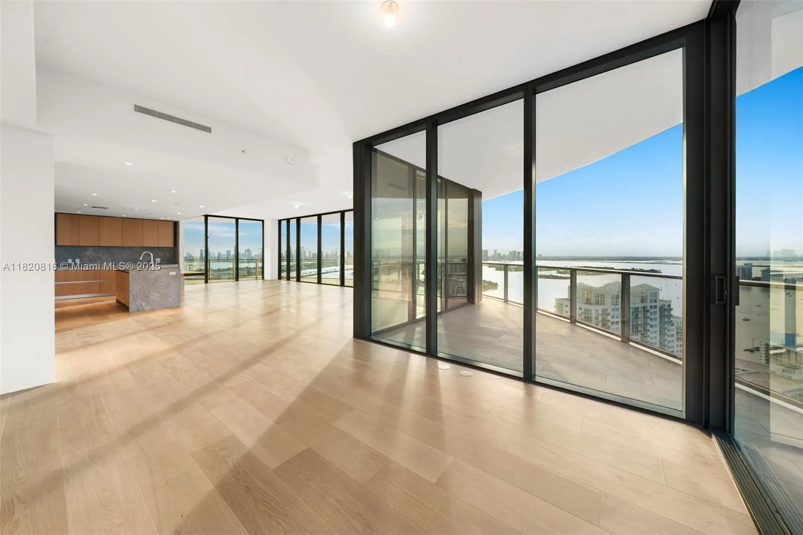 Miami Beach, Florida 33139, United States, 2 Bedrooms Bedrooms, ,3 BathroomsBathrooms,Residential,Active,150174