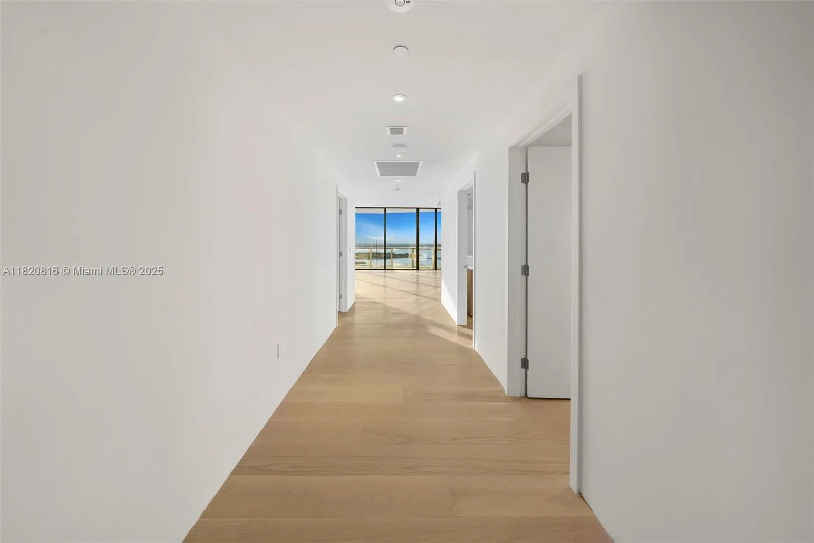 Miami Beach, Florida 33139, United States, 2 Bedrooms Bedrooms, ,3 BathroomsBathrooms,Residential,Active,150174