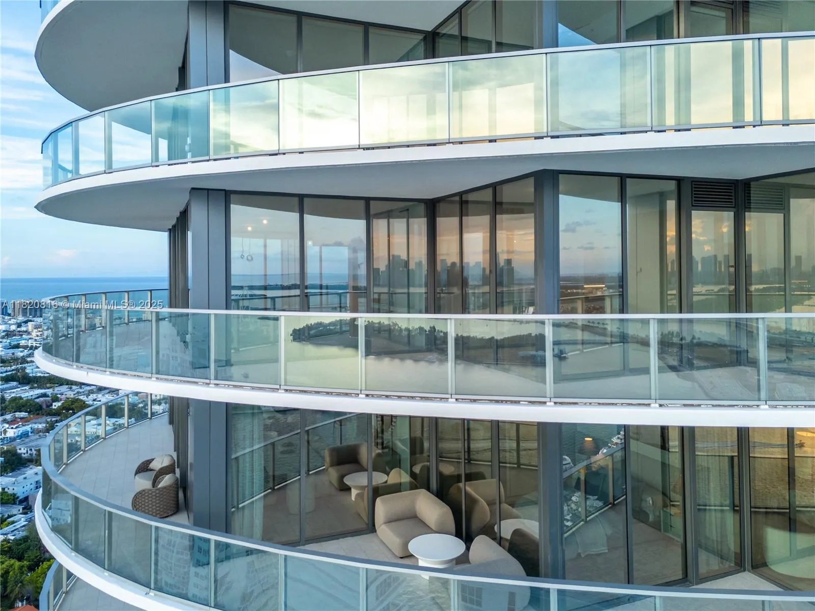 Miami Beach, Florida 33139, United States, 2 Bedrooms Bedrooms, ,3 BathroomsBathrooms,Residential,Active,150174