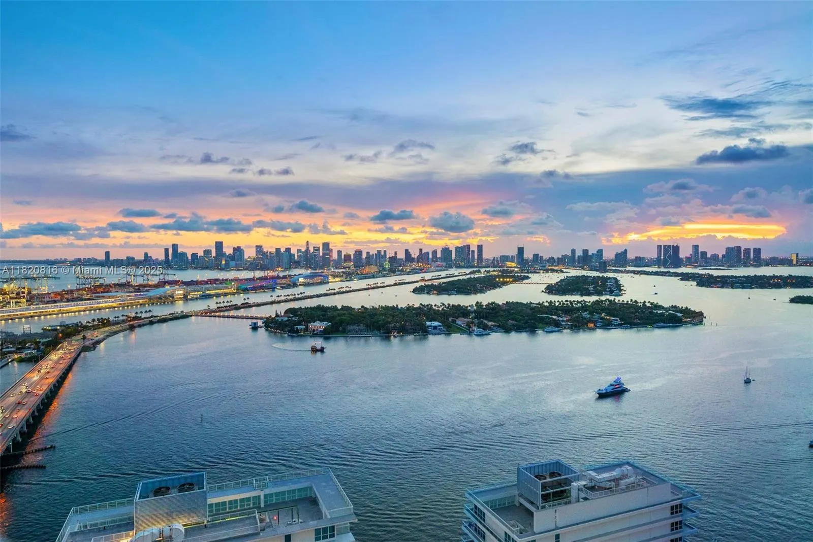 Miami Beach, Florida 33139, United States, 2 Bedrooms Bedrooms, ,3 BathroomsBathrooms,Residential,Active,150174