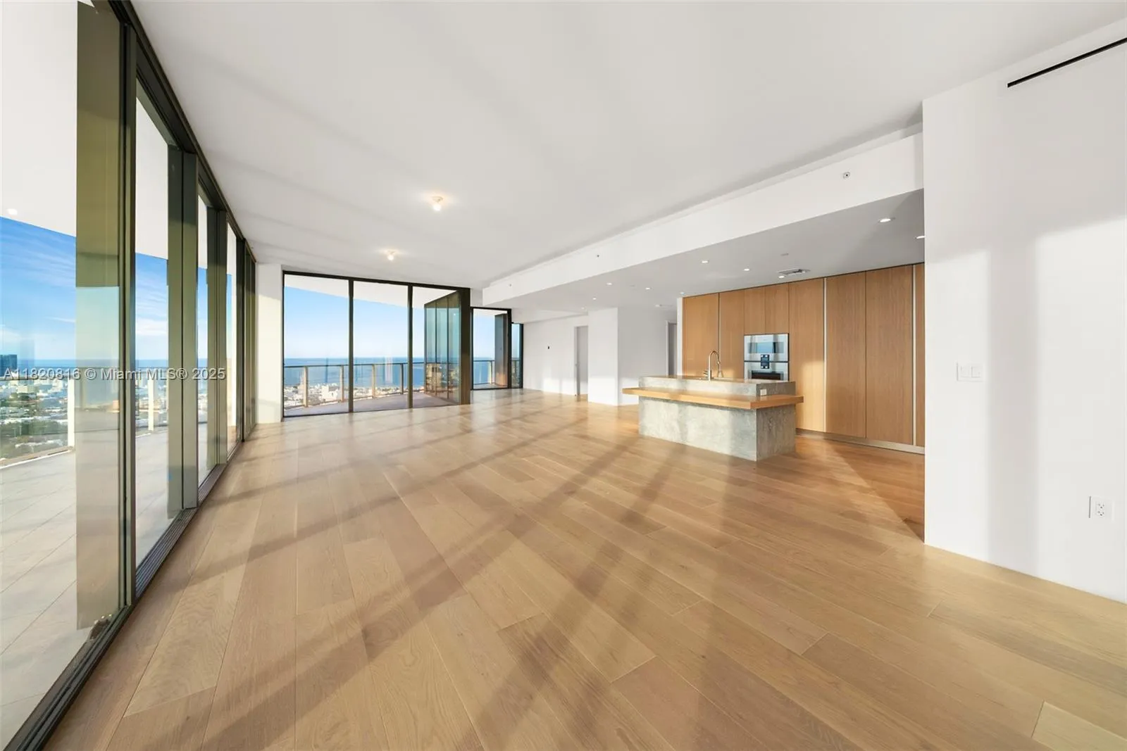 Miami Beach, Florida 33139, United States, 2 Bedrooms Bedrooms, ,3 BathroomsBathrooms,Residential,Active,150174