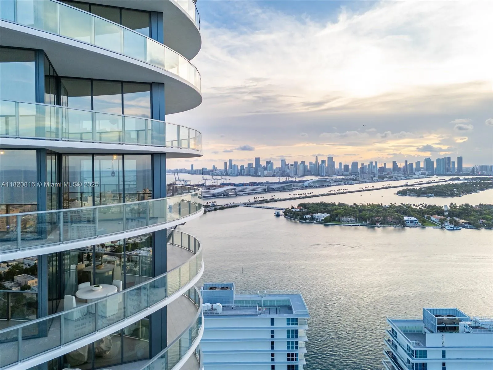 Miami Beach, Florida 33139, United States, 2 Bedrooms Bedrooms, ,3 BathroomsBathrooms,Residential,Active,150174