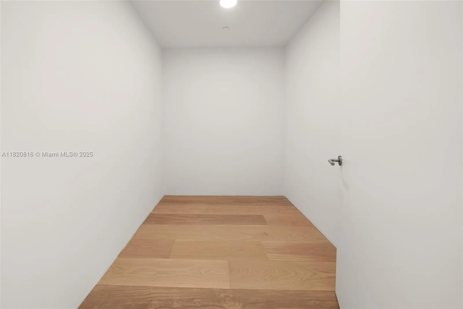 Miami Beach, Florida 33139, United States, 2 Bedrooms Bedrooms, ,3 BathroomsBathrooms,Residential,Active,150174