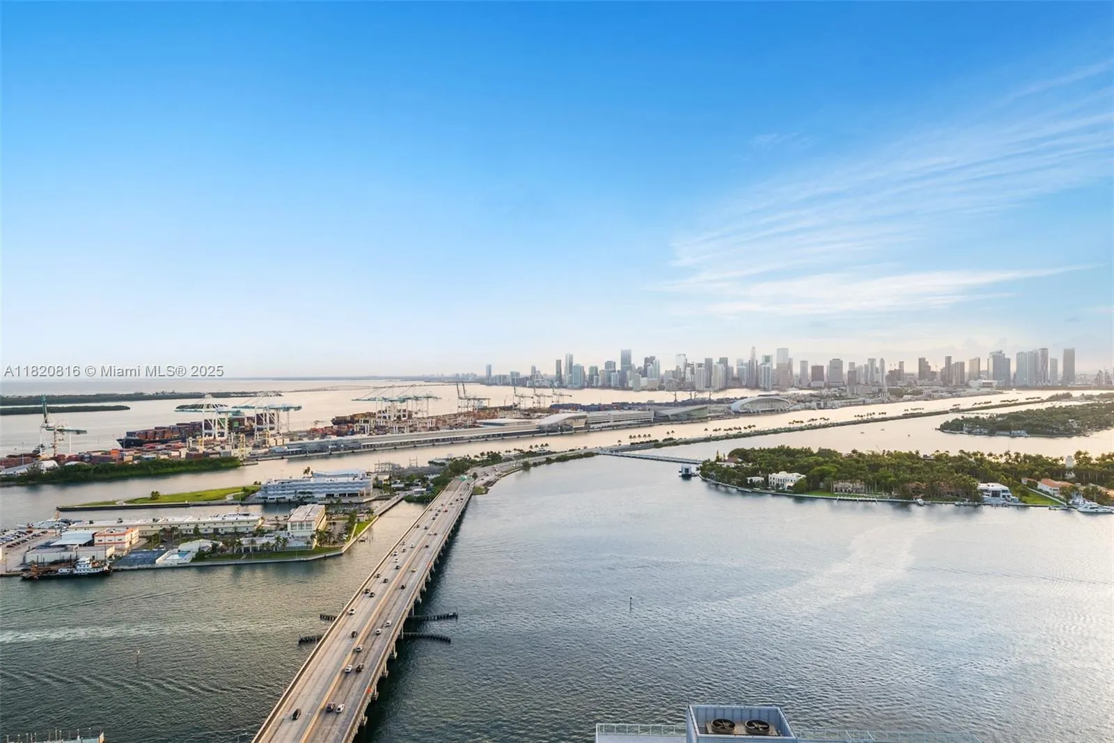 Miami Beach, Florida 33139, United States, 2 Bedrooms Bedrooms, ,3 BathroomsBathrooms,Residential,Active,150174