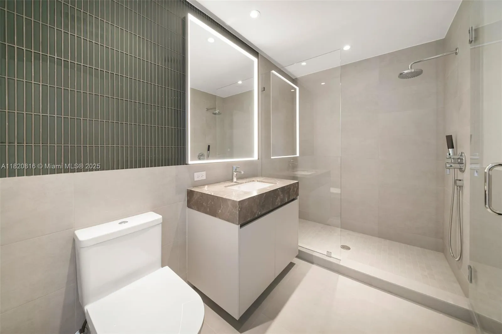 Miami Beach, Florida 33139, United States, 2 Bedrooms Bedrooms, ,3 BathroomsBathrooms,Residential,Active,150174