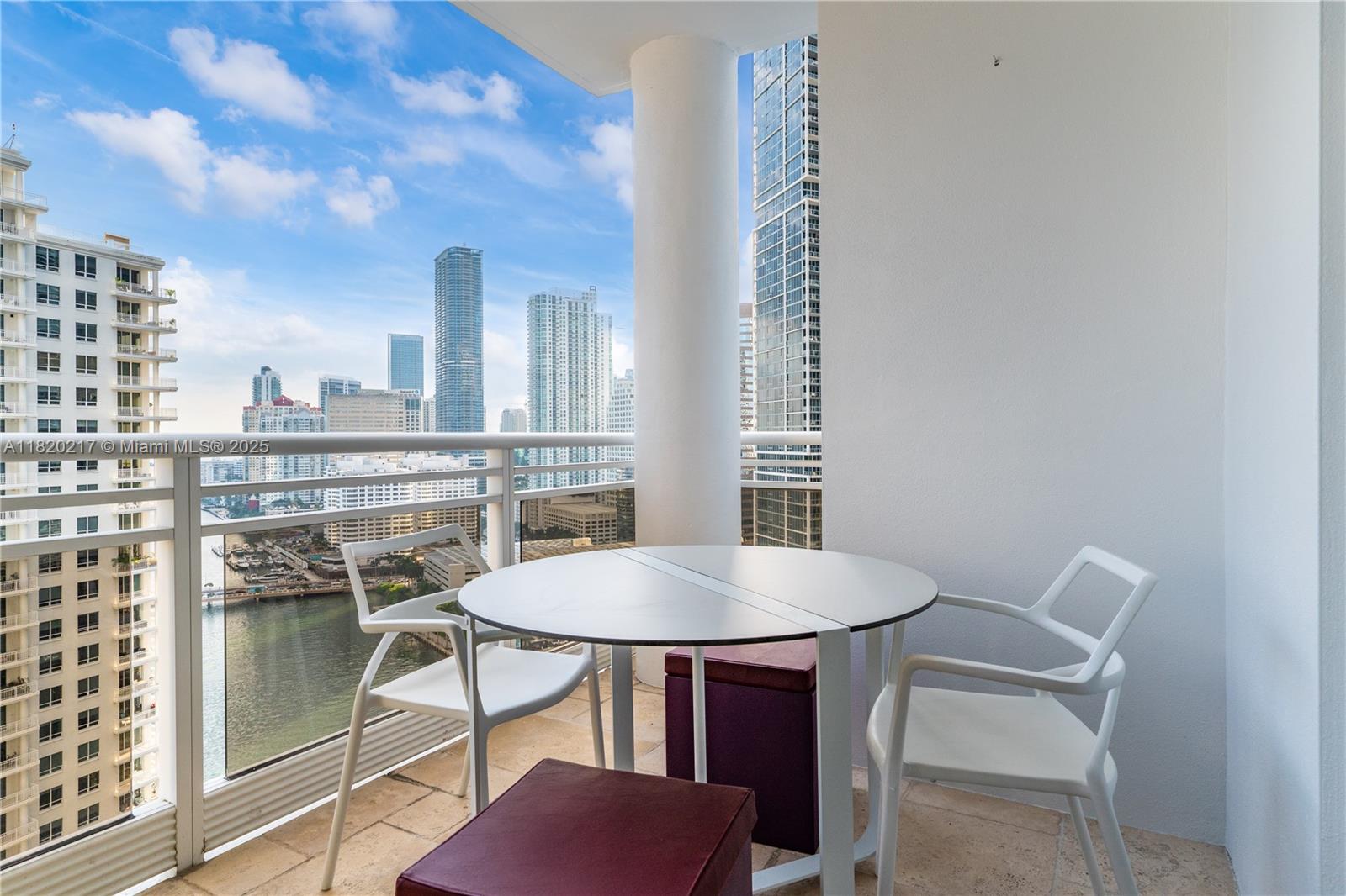 CARBONELL CONDO - Residential