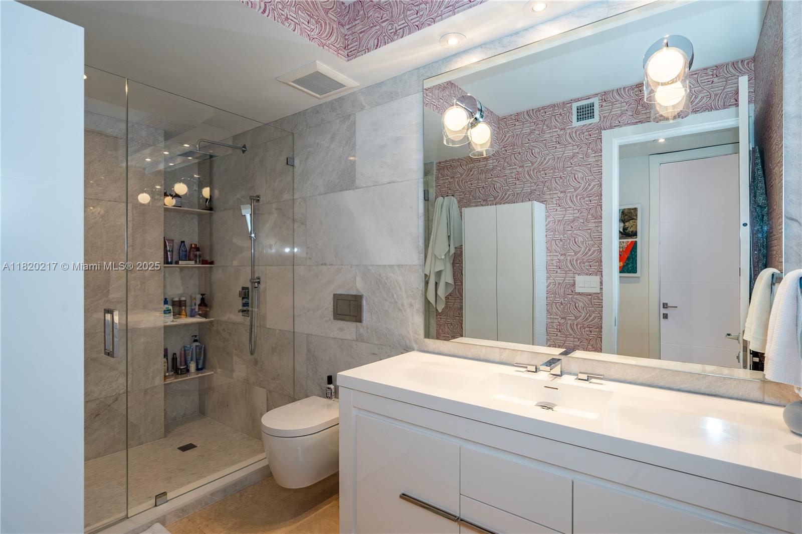 CARBONELL CONDO - Residential