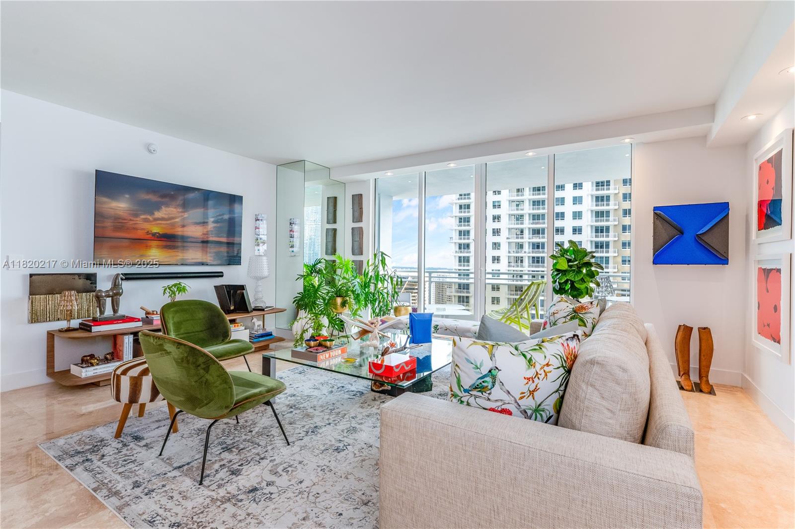 CARBONELL CONDO - Residential