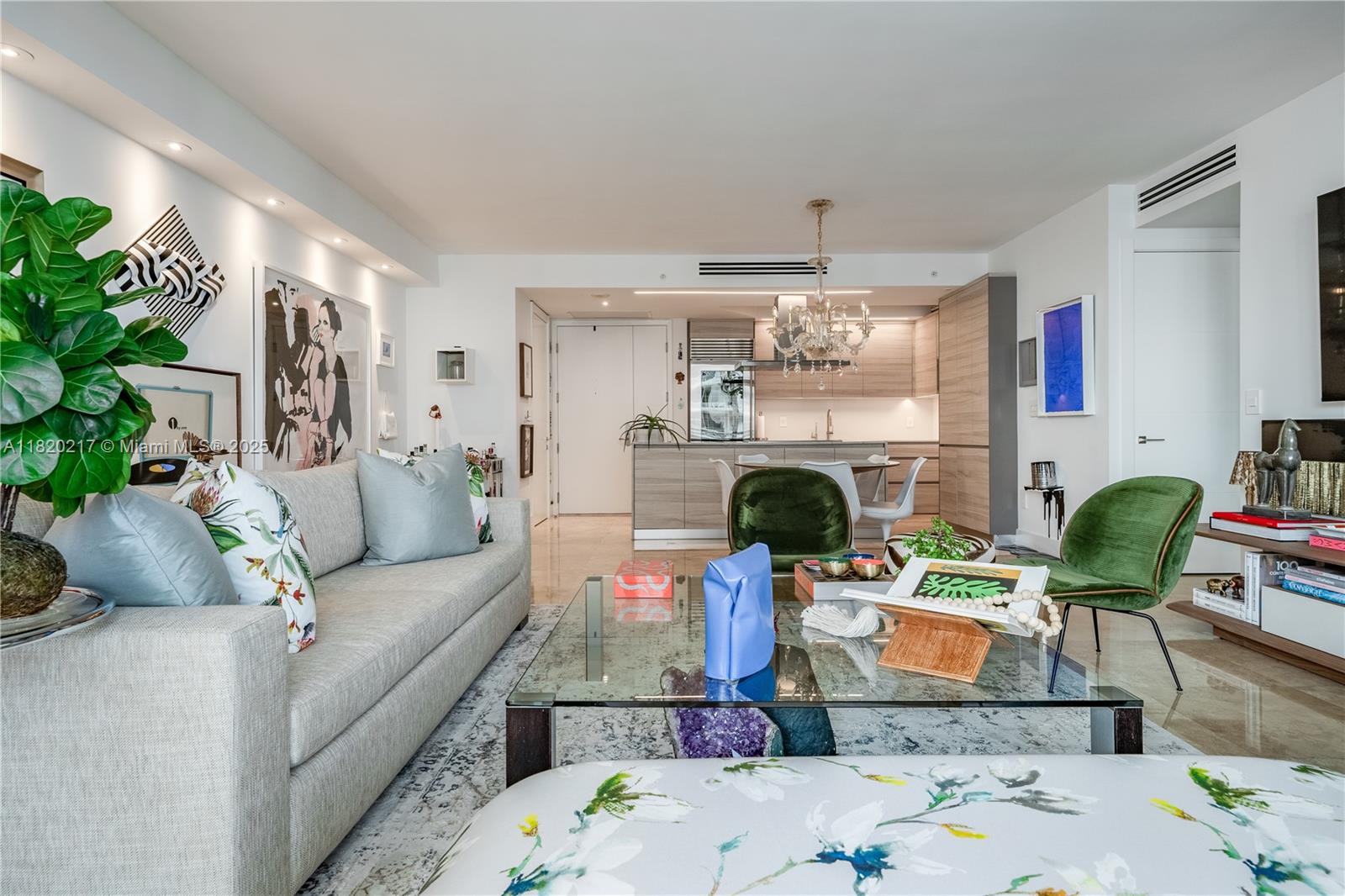 CARBONELL CONDO - Residential