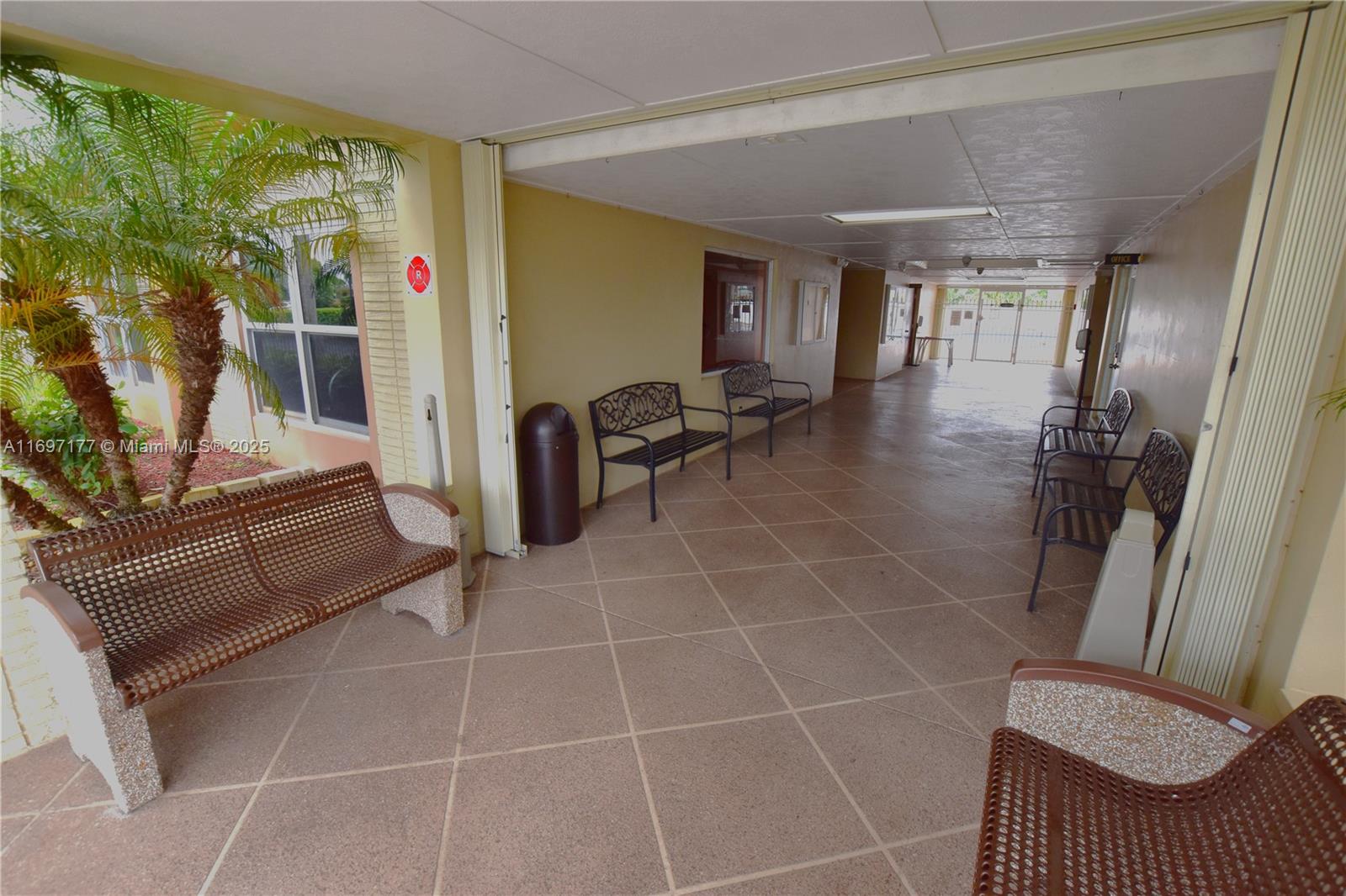 CRESTHAVEN VILLAS CONDO 2 - Residential