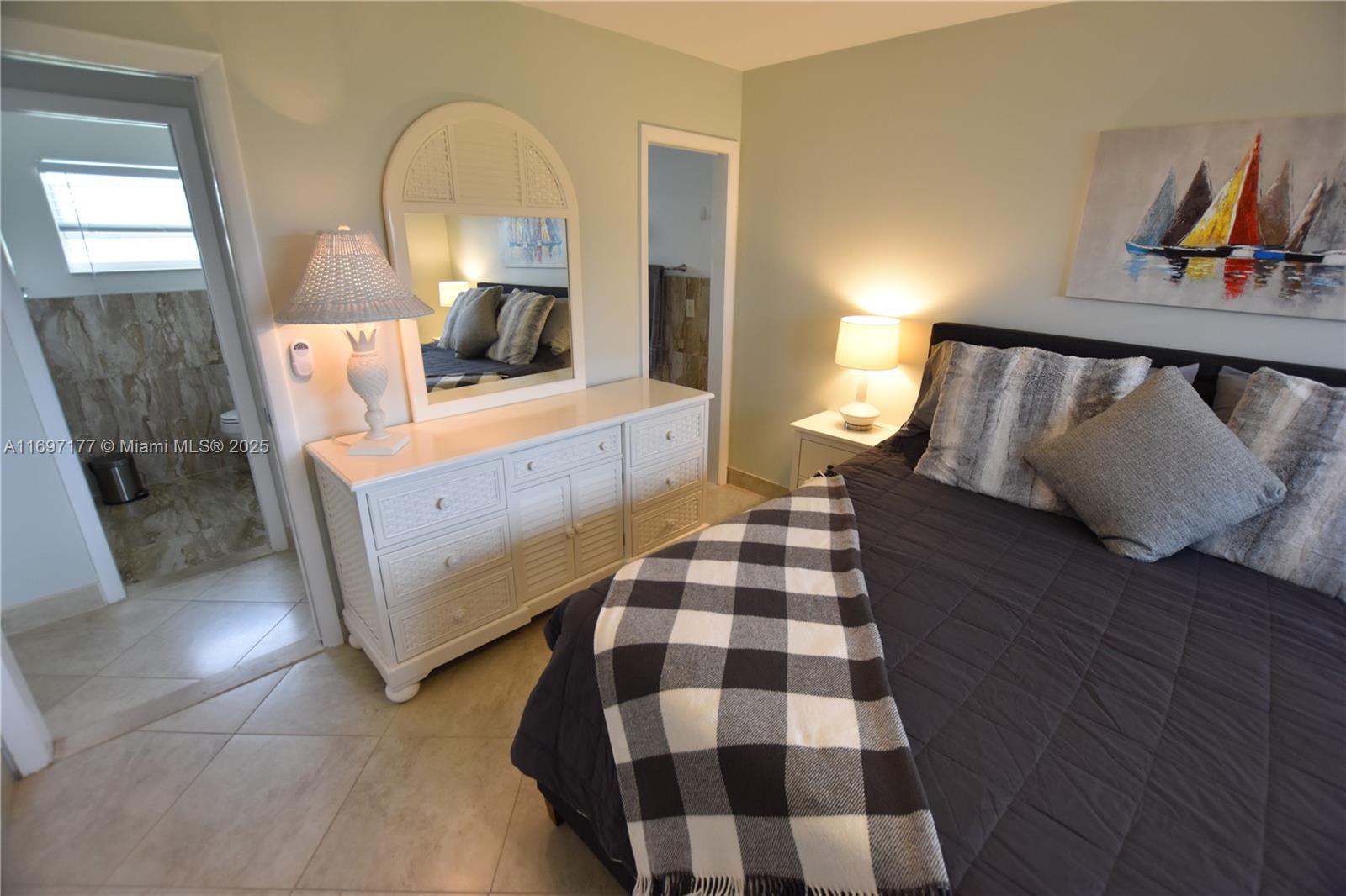 CRESTHAVEN VILLAS CONDO 2 - Residential
