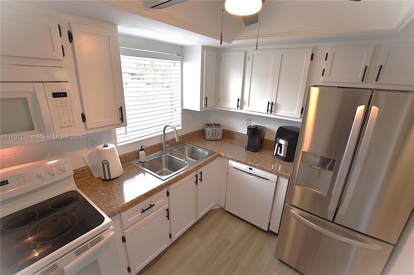 CRESTHAVEN VILLAS CONDO 2 - Residential