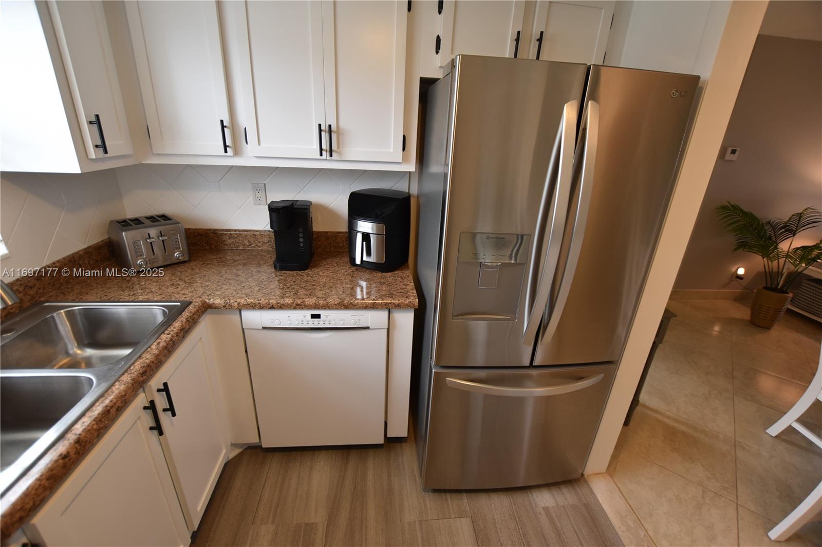 CRESTHAVEN VILLAS CONDO 2 - Residential