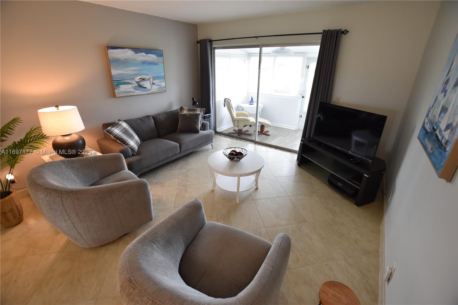 CRESTHAVEN VILLAS CONDO 2 - Residential