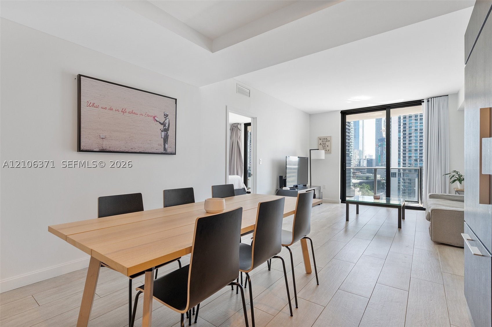 45 SW 9th St 1005