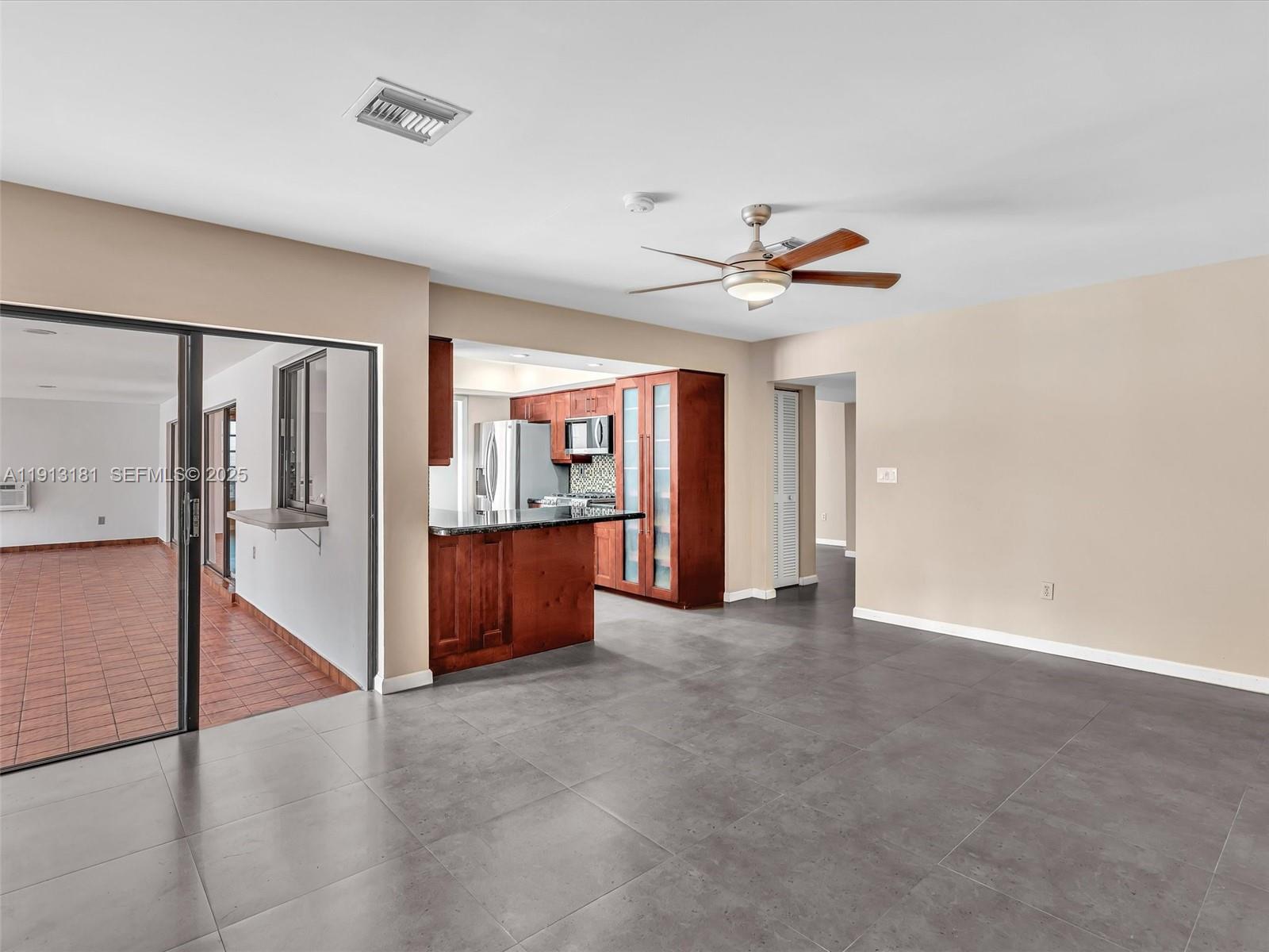 MIAMI LAKES EAGLE NEST SE - Residential