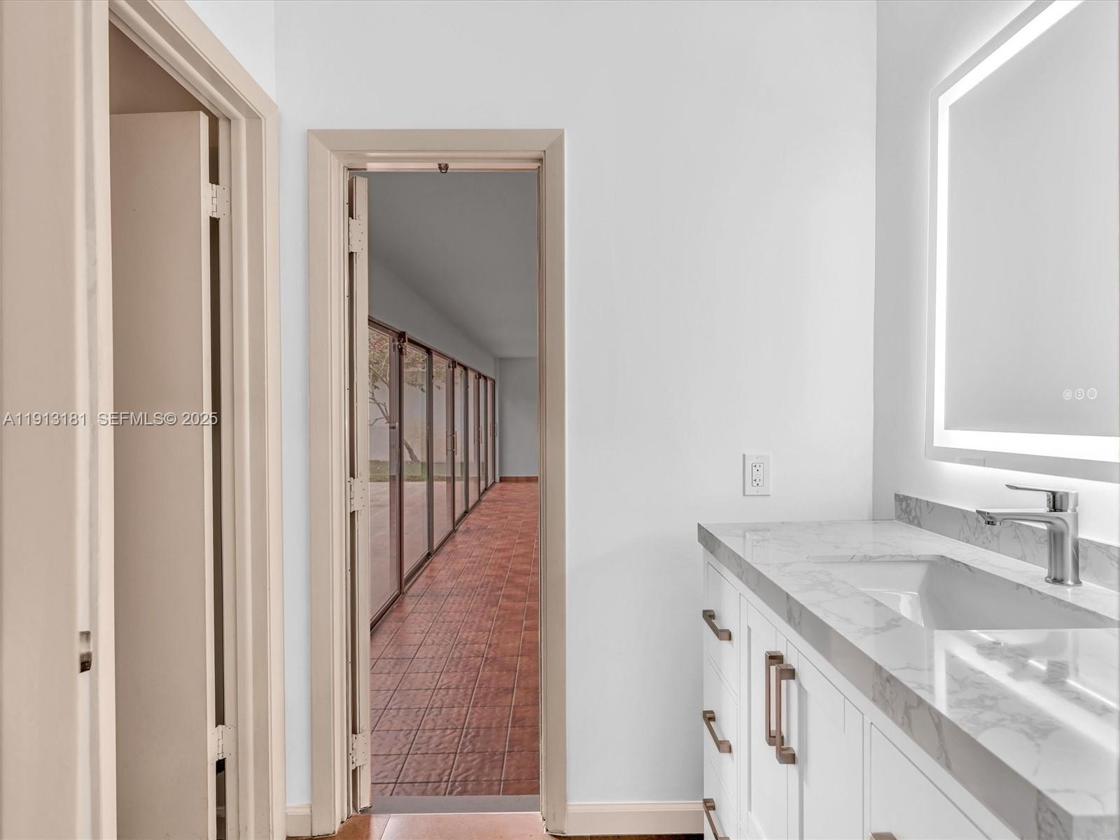 MIAMI LAKES EAGLE NEST SE - Residential